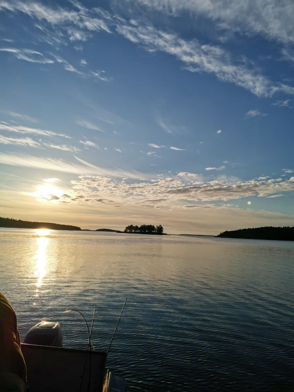 Белое море и северный берег у поселка Чупа